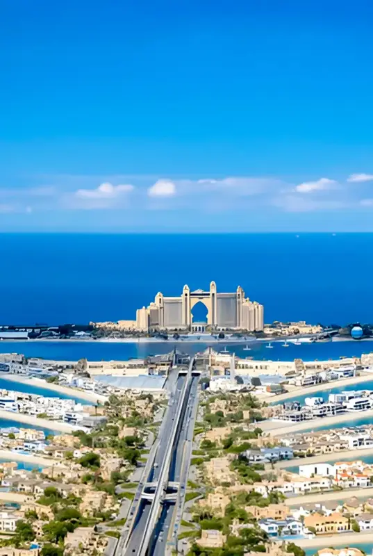 Navigating to the Dubai Sightseeing Yacht Tour